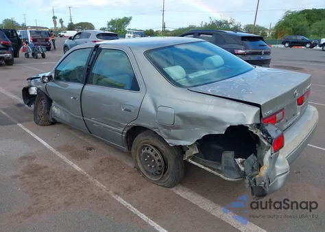 1999 Toyota Camry Ce/Le/Xle z USA, uszkodzony, nr VIN JT2BG22K5X0278572